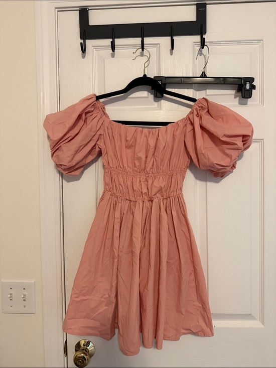 Abercrombie & Fitch Dresses & Skirts - Abercrombie & Fitch Peach Puff Off-Shoulder Puff Sleeve Mini Dress